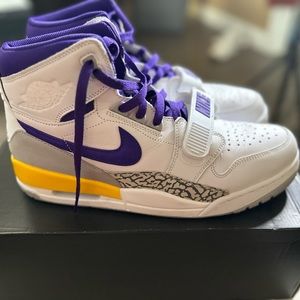 Nike Air Jordan Legacy 312 White/Field Purple-Amarillo
